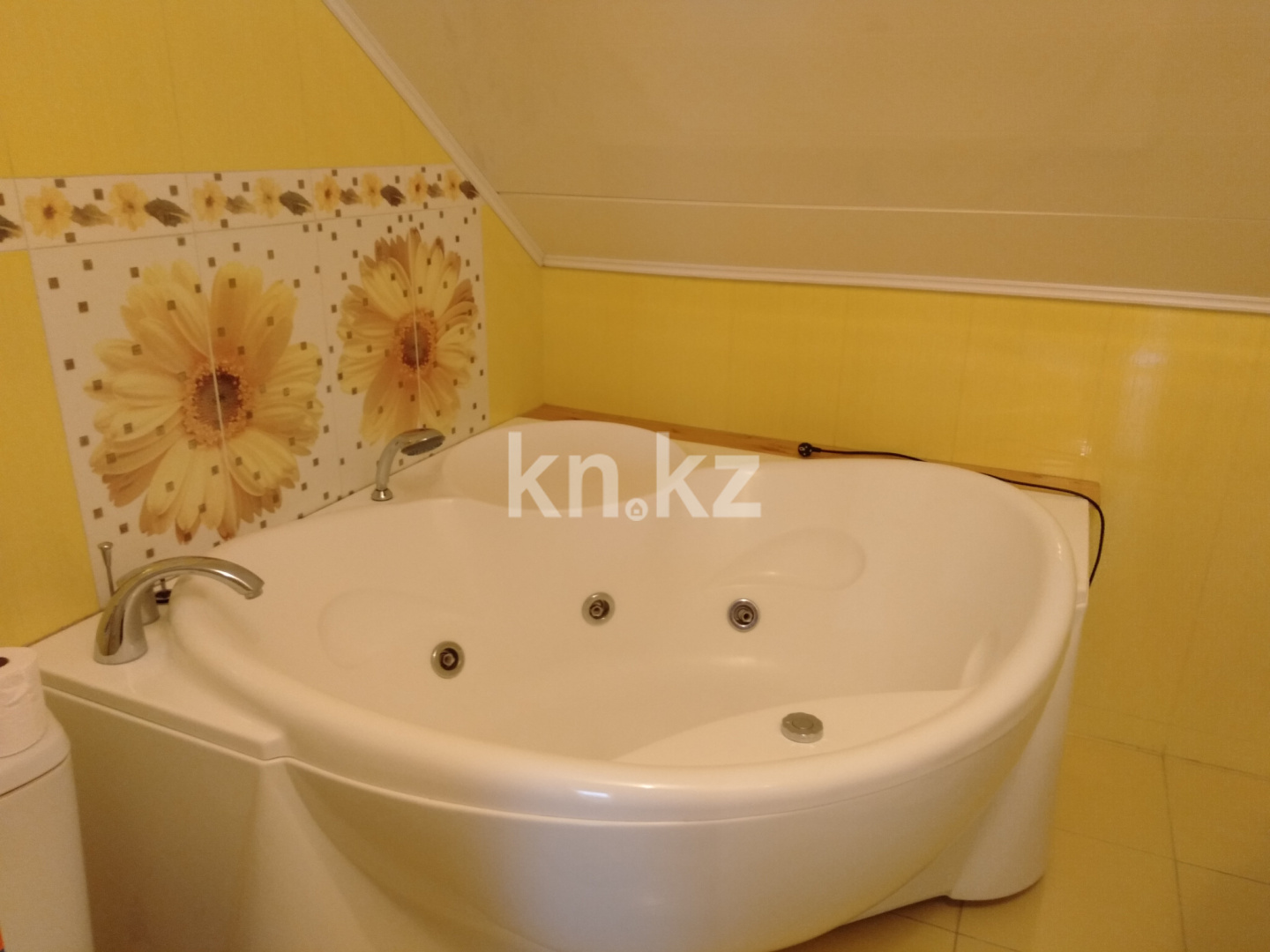 Аренда 3-комнатной квартиры посуточно, 75 м², ул. Победы, дом  105 в Уральске - фото 16