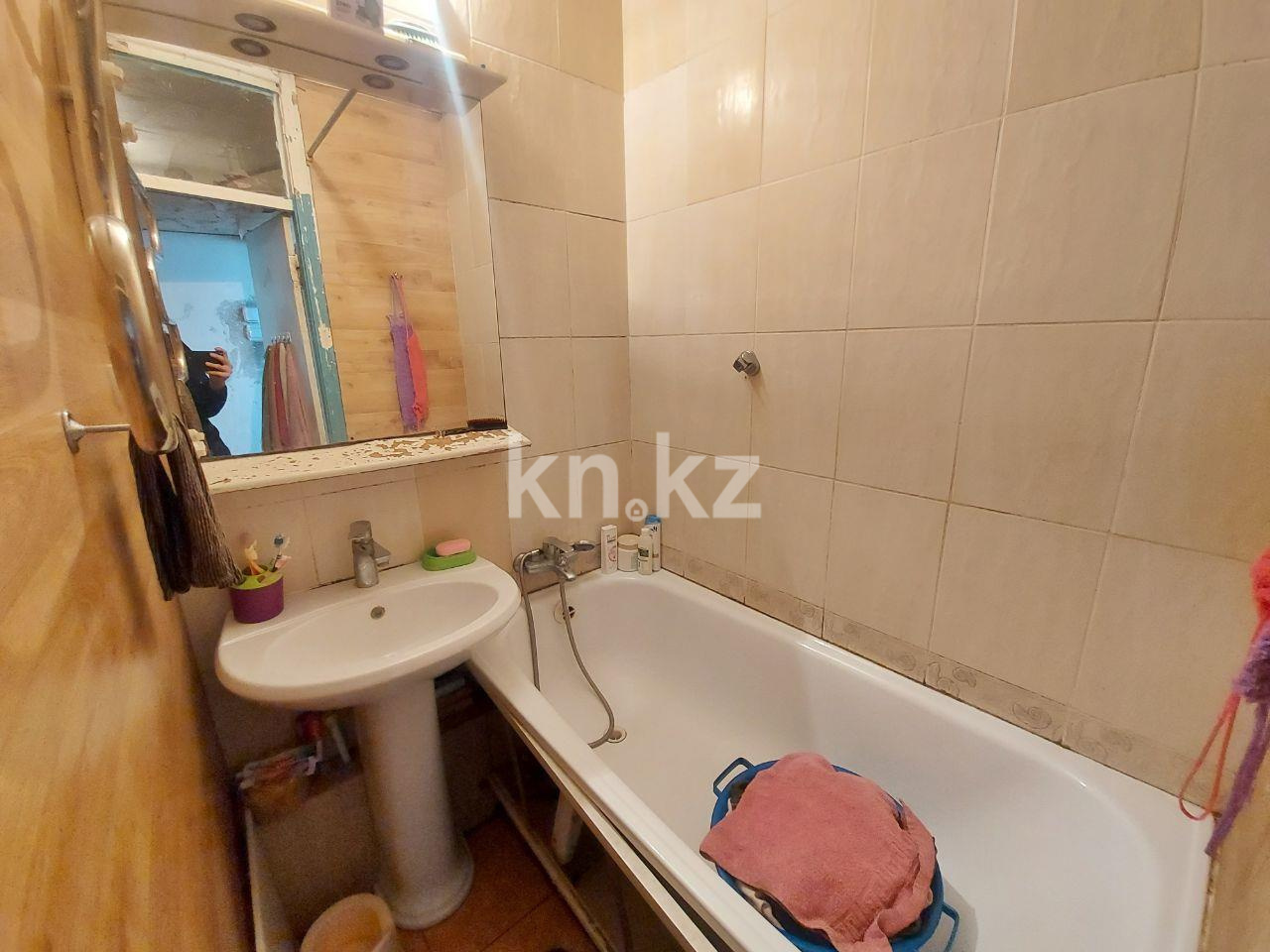 Продажа 3-комнатной квартиры, 63 м², мкр-н 15, дом  2 в Караганде - фото 9