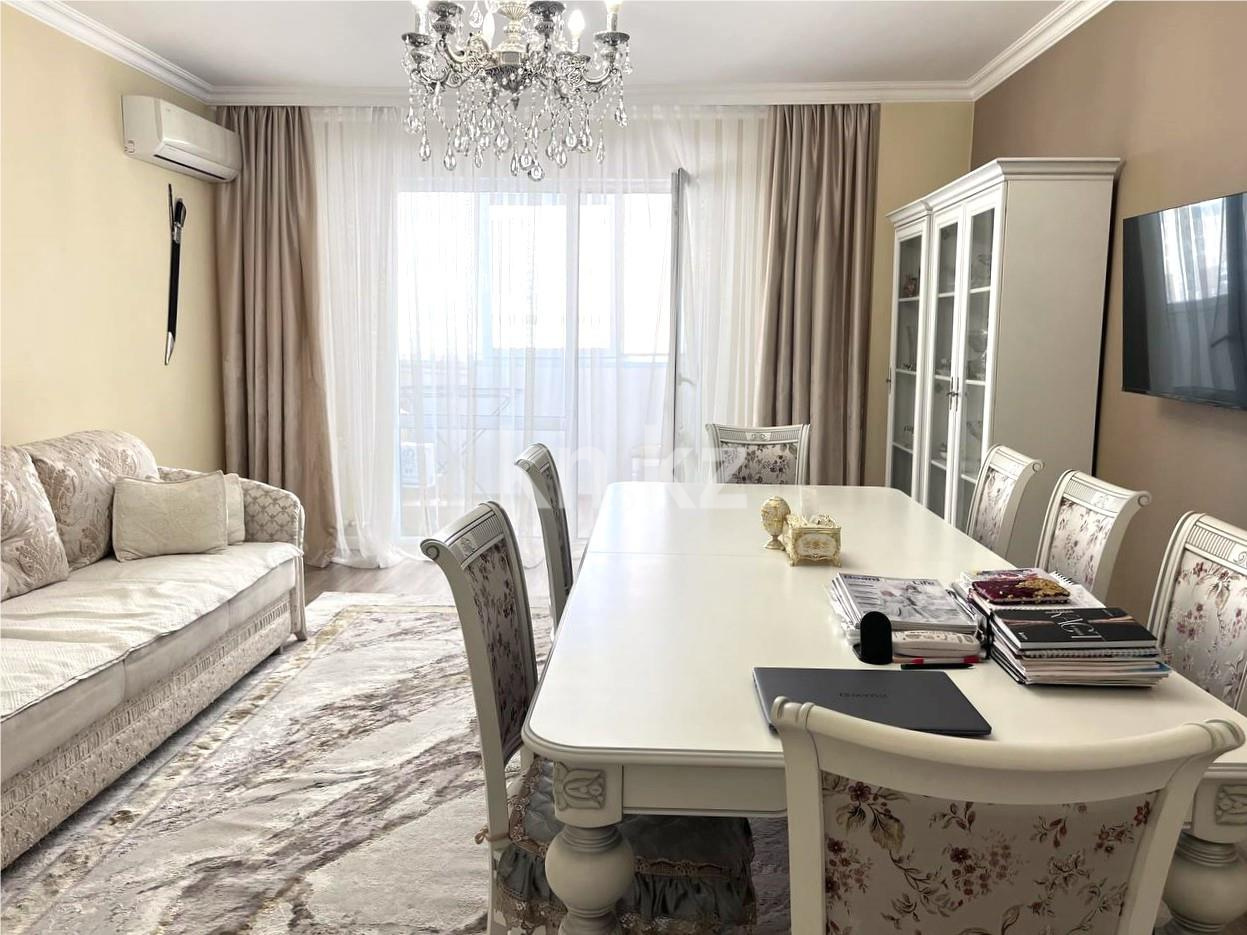 Продажа 4-комнатной квартиры, 136 м² в Караганде