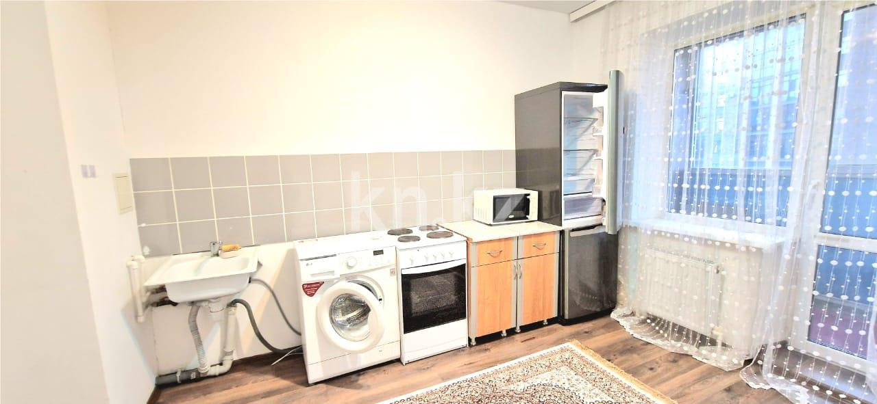 Продажа 1-комнатной квартиры, 45 м², пр. Шахтеров в Караганде - фото 4