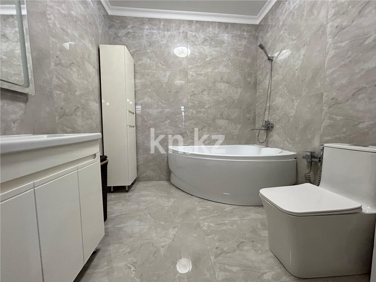 Продажа 4-комнатной квартиры, 134 м², ул. Нарикбаева в Астане - фото 17