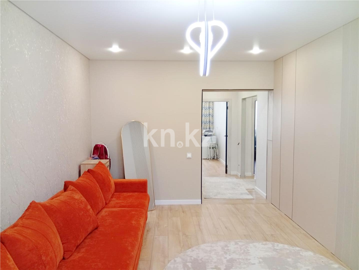 Продажа 2-комнатной квартиры, 62 м², ул. С-902 в Астане - фото 4