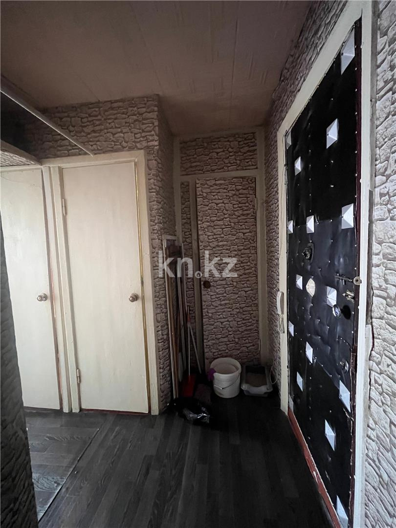 Продажа 4-комнатной квартиры, 61 м², мкр-н 11а, дом  9 в Караганде - фото 9