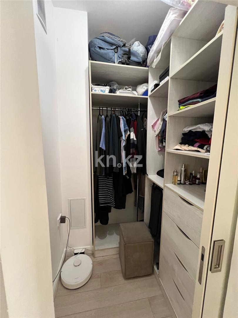 Продажа 4-комнатной квартиры, 111 м², ул. Муканова, дом  53/8 в Караганде - фото 8