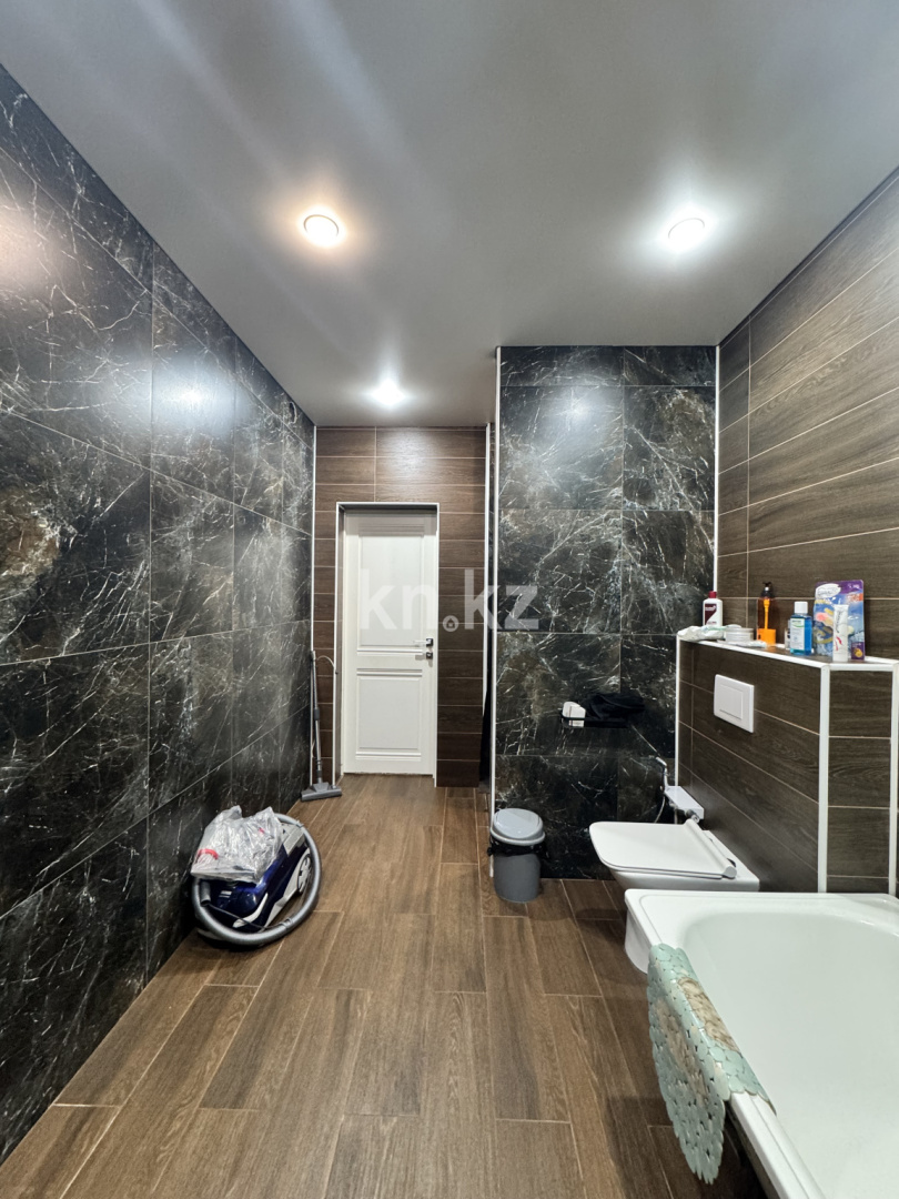 Продажа 5-комнатного дома, 287 м², ул. Балхашская в Караганде - фото 19