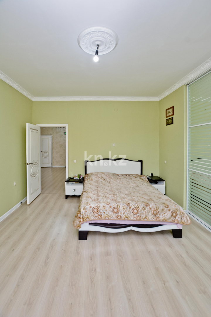 Продажа 5-комнатного дома, 224 м², Алакол, дом  17 в Акмолинской области