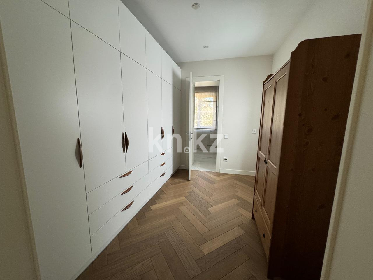 Аренда 5-комнатного дома, 380 м², ул. Кыз-Жибек в Астане - фото 33