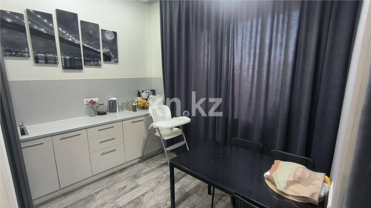 Продажа 2-комнатной квартиры, 55 м², пр. Шахтеров в Караганде - фото 7