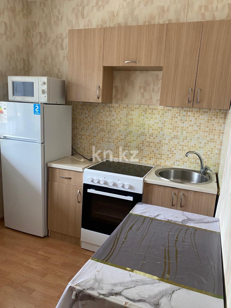Аренда 1-комнатной квартиры, 38 м² в Астане