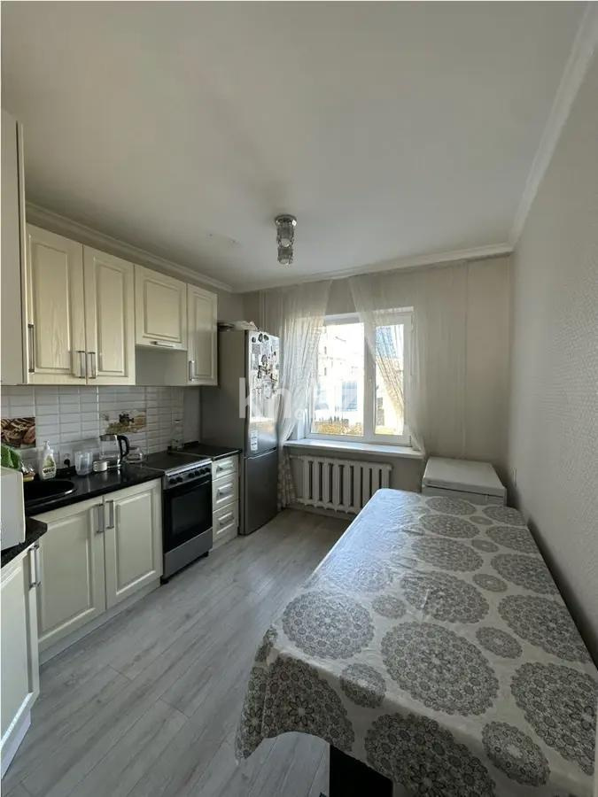 Продажа 4-комнатной квартиры, 81 м², мкр-н Голубые Пруды, дом  13 в Караганде - фото 5