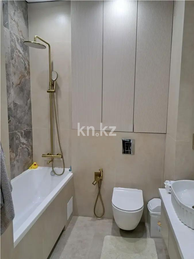 Продажа 2-комнатной квартиры, 65 м², ул. Байтурсынова, дом  30 в Астане - фото 4