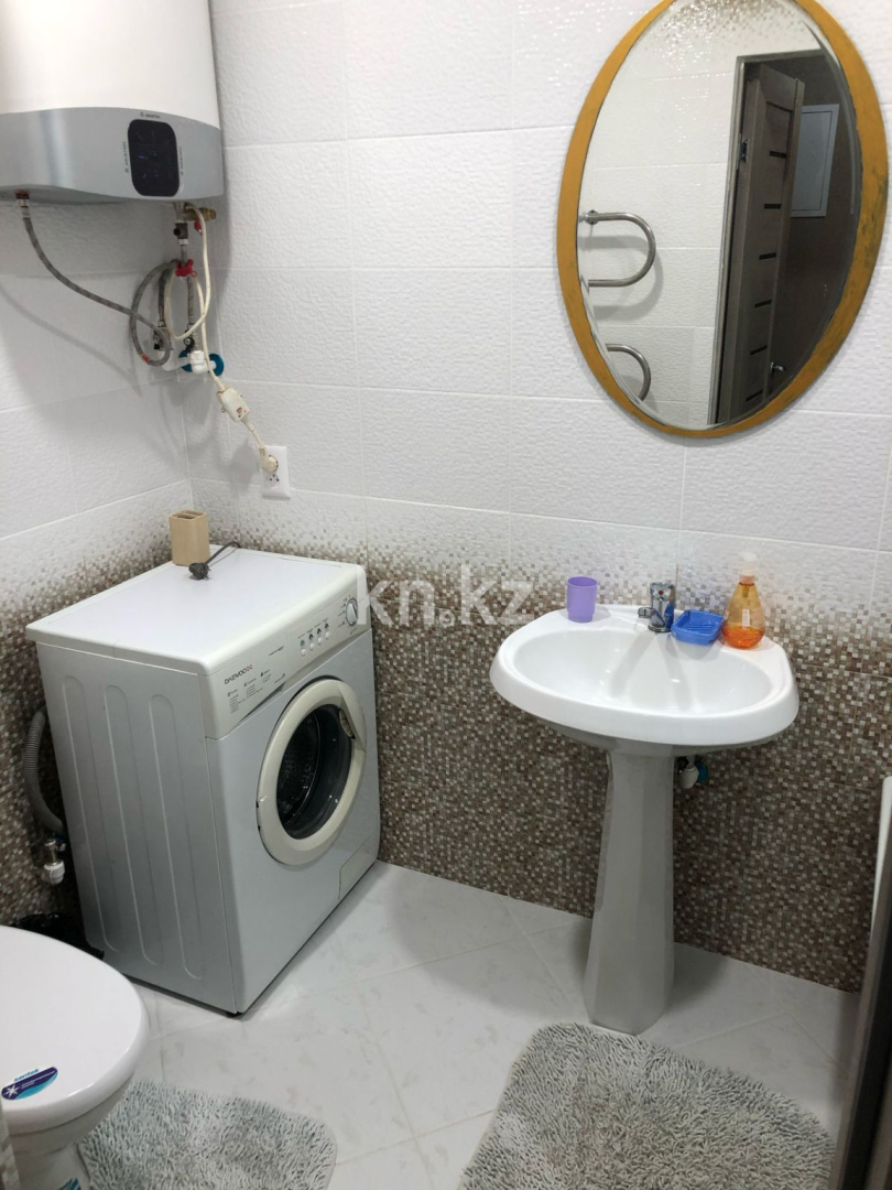 Аренда 2-комнатной квартиры посуточно, 52 м², Бухар Жырау, дом  79 в Караганде - фото 7