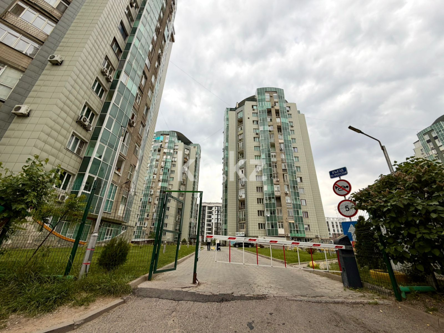 Продажа 4-комнатной квартиры, 138.6 м² в Алматы - фото 31
