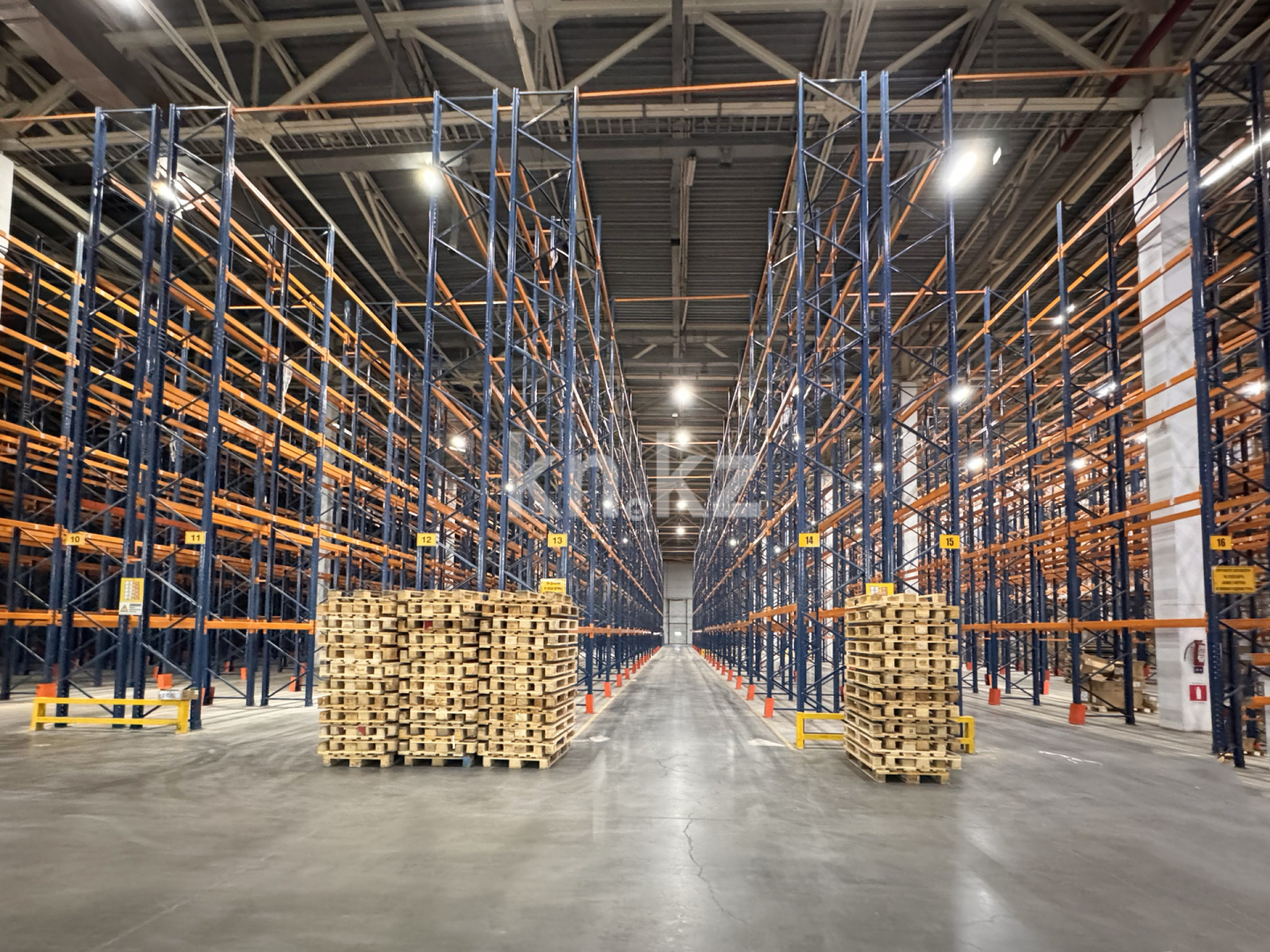 Аренда , 4904 м², Суюнбая, дом  258В в Алматы - фото 4