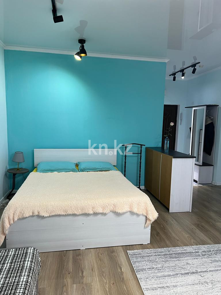 Аренда 1-комнатной квартиры посуточно, 50 м², ул. Навои, дом  208/8 - ул. Торайгырова в Алматы