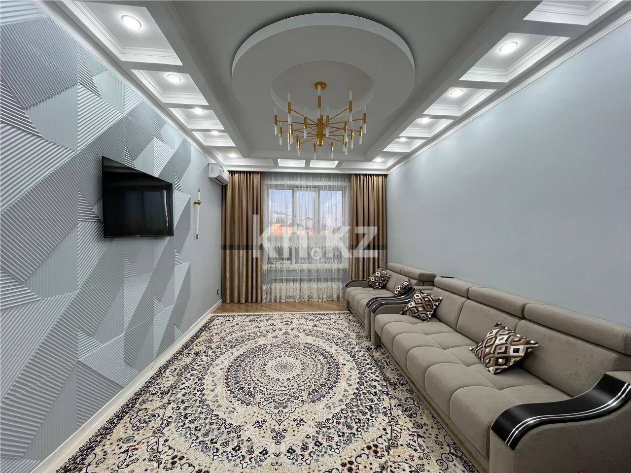 Продажа 3-комнатной квартиры, 90 м², ул. Муканова в Караганде