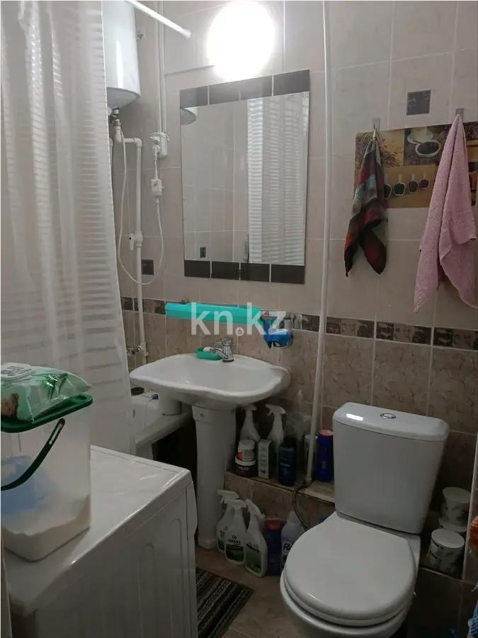 Продажа 3-комнатной квартиры, 61 м², пр. Республики, дом  10 в Караганде - фото 7