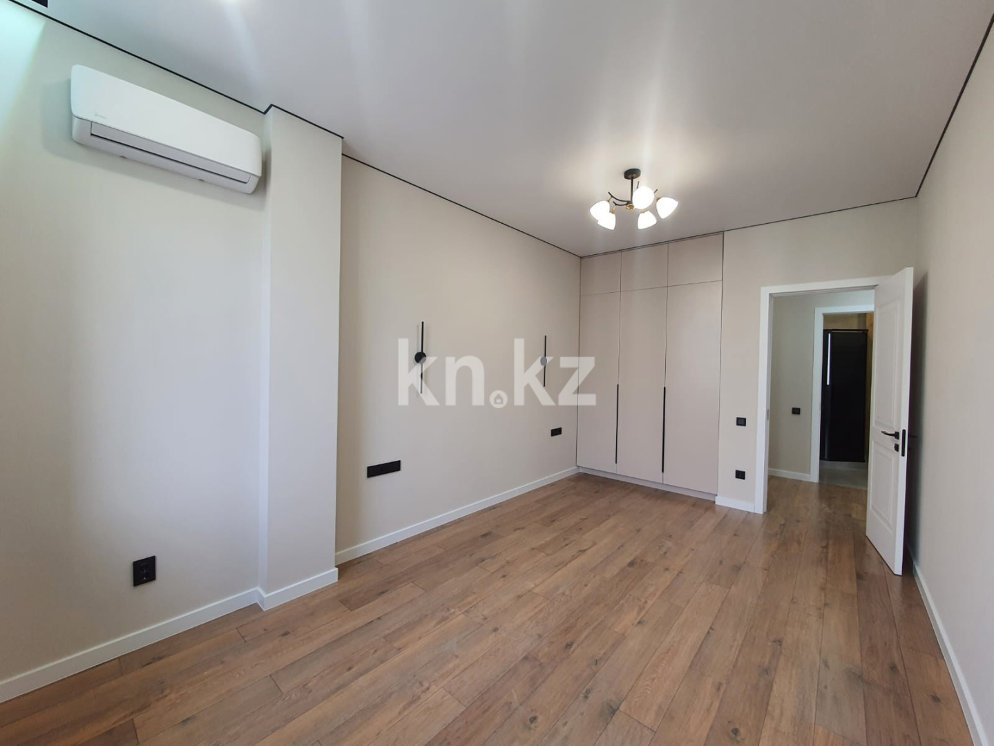 Продажа 2-комнатной квартиры, 57.9 м², ул. Жандосова в Алматы - фото 3