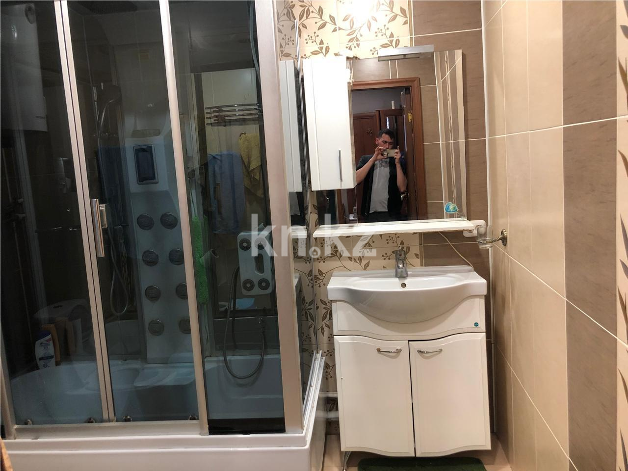 Продажа 4-комнатной квартиры, 76 м², 2 кв-л в Караганде - фото 11