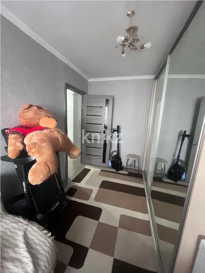 Продажа 3-комнатной квартиры, 60 м², мкр. Восток-2, дом  7 в Караганде - фото 3