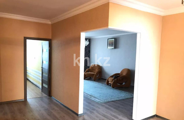 Аренда 3-комнатной квартиры, 107 м², пр. Республики, дом  1/3 в Караганде - фото 6