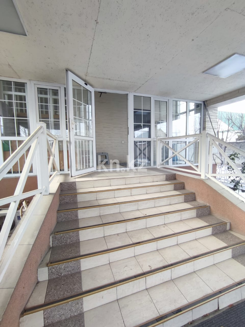 Продажа 7-комнатного дома, 497 м², ул. 1-я в Алматы - фото 2