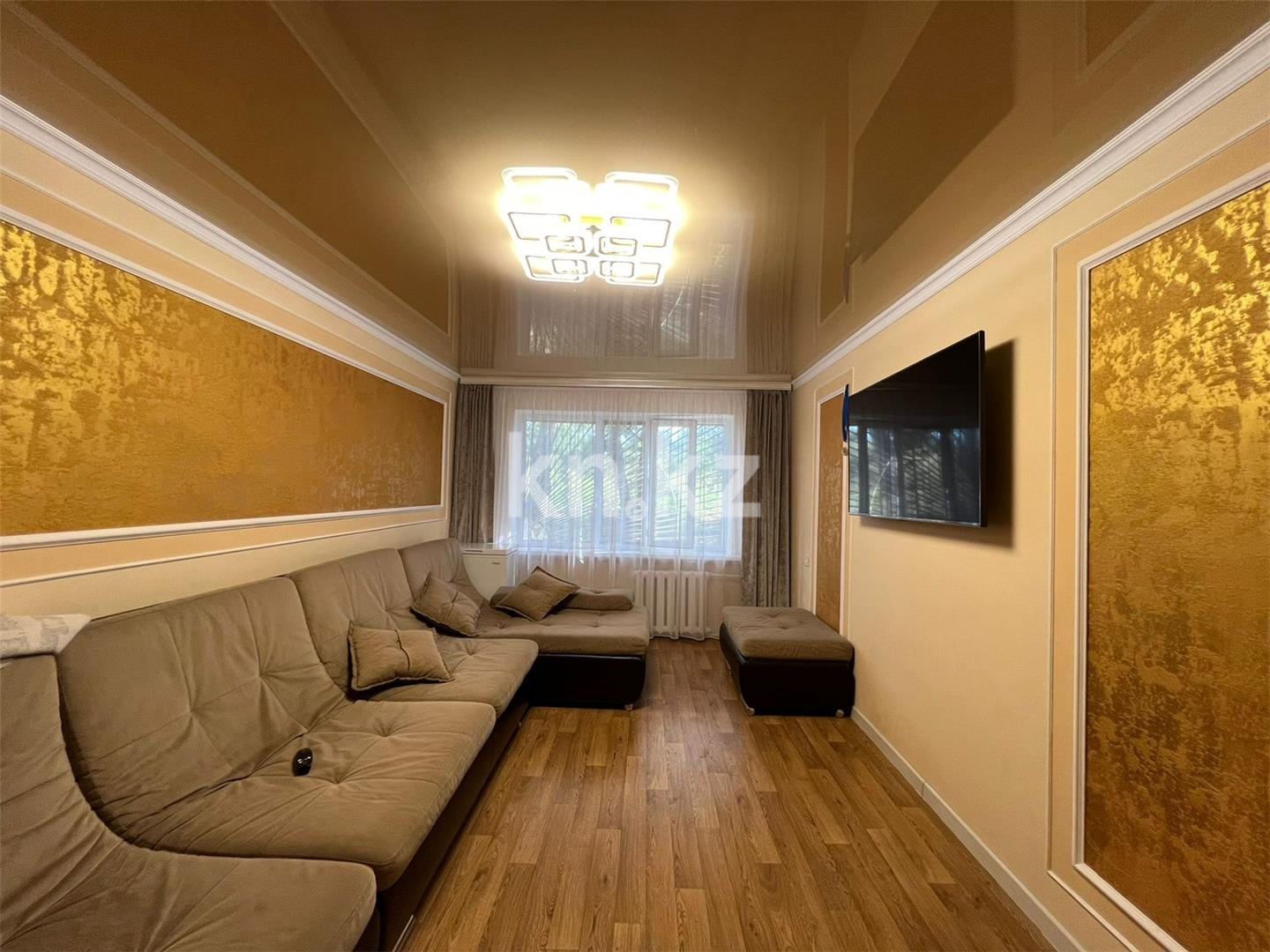 Продажа 2-комнатной квартиры, 44 м², 14 мкр., дом  42 в Караганде