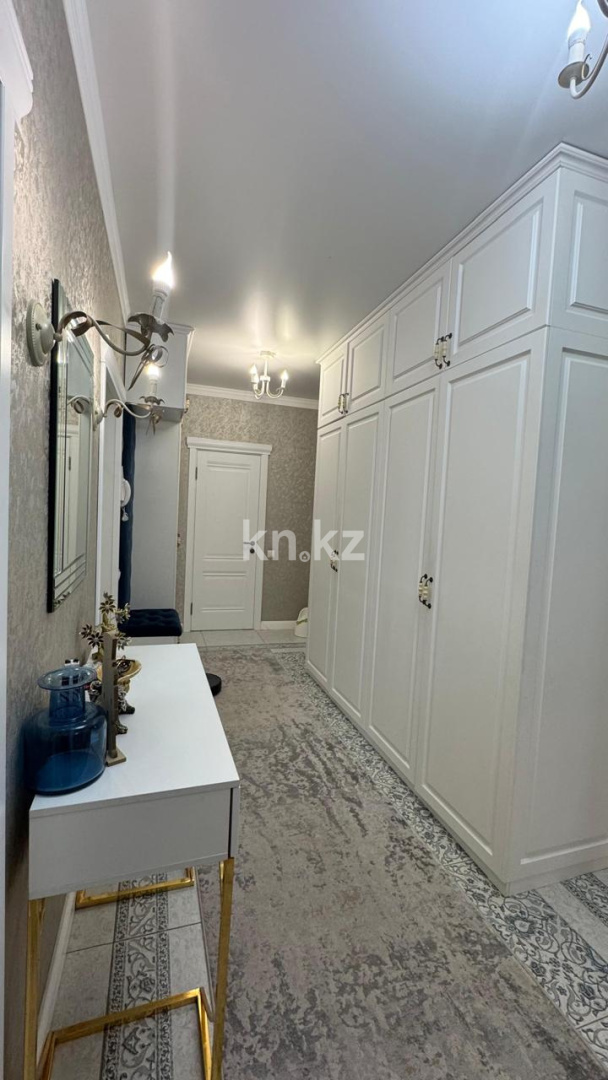 Продажа 3-комнатной квартиры, 95 м² в Караганде