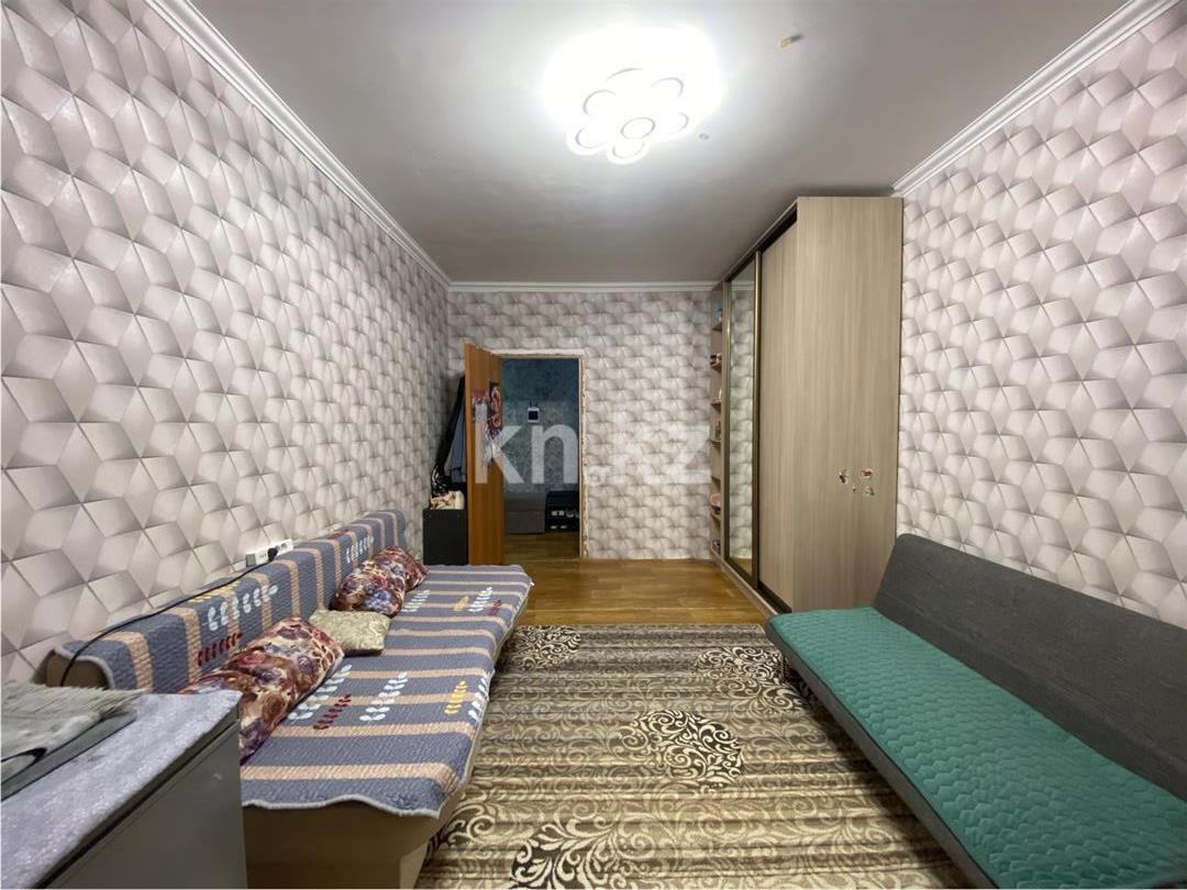 Продажа 2-комнатной квартиры, 69 м², ул. Момышулы, дом  28 в Караганде - фото 4