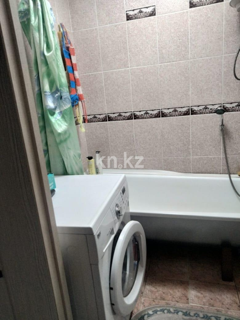 Продажа 3-комнатной квартиры, 63 м², мкр-н 15 в Караганде - фото 9