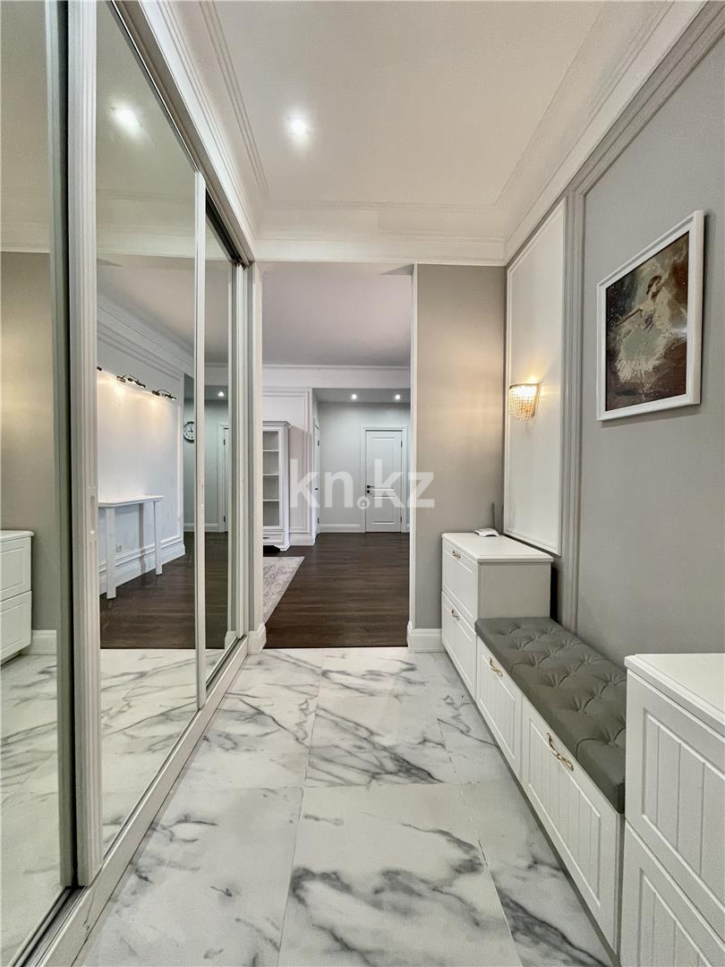 Продажа 7-комнатной квартиры, 178 м², мкр-н Гульдер-1 в Караганде - фото 33