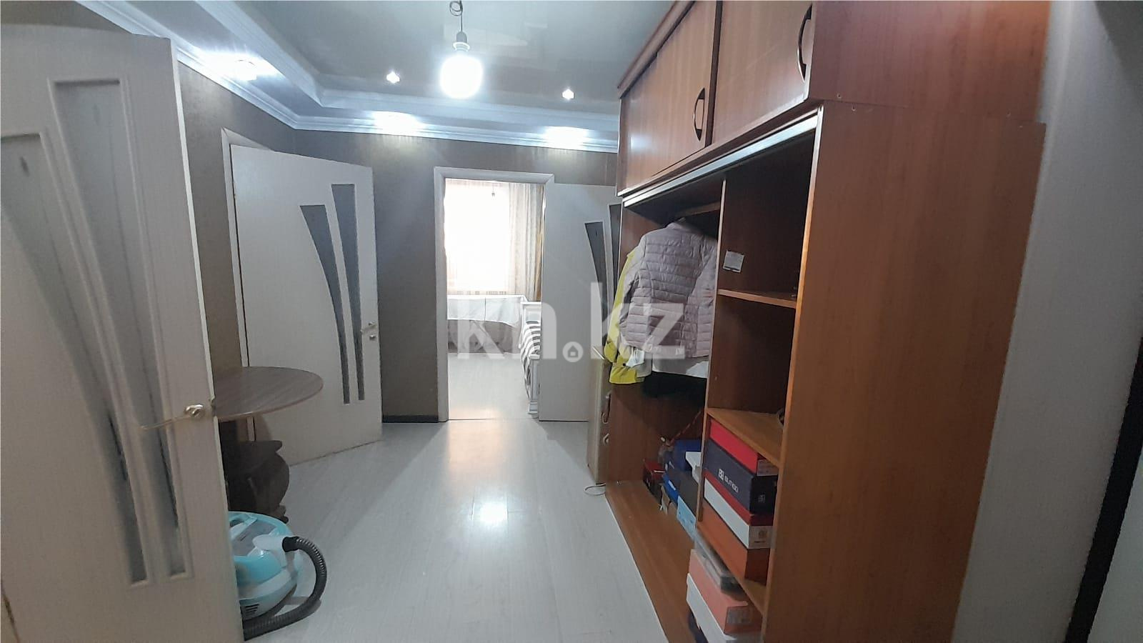 Продажа 4-комнатной квартиры, 84 м², ул. Ермекова, дом  52 в Караганде - фото 10