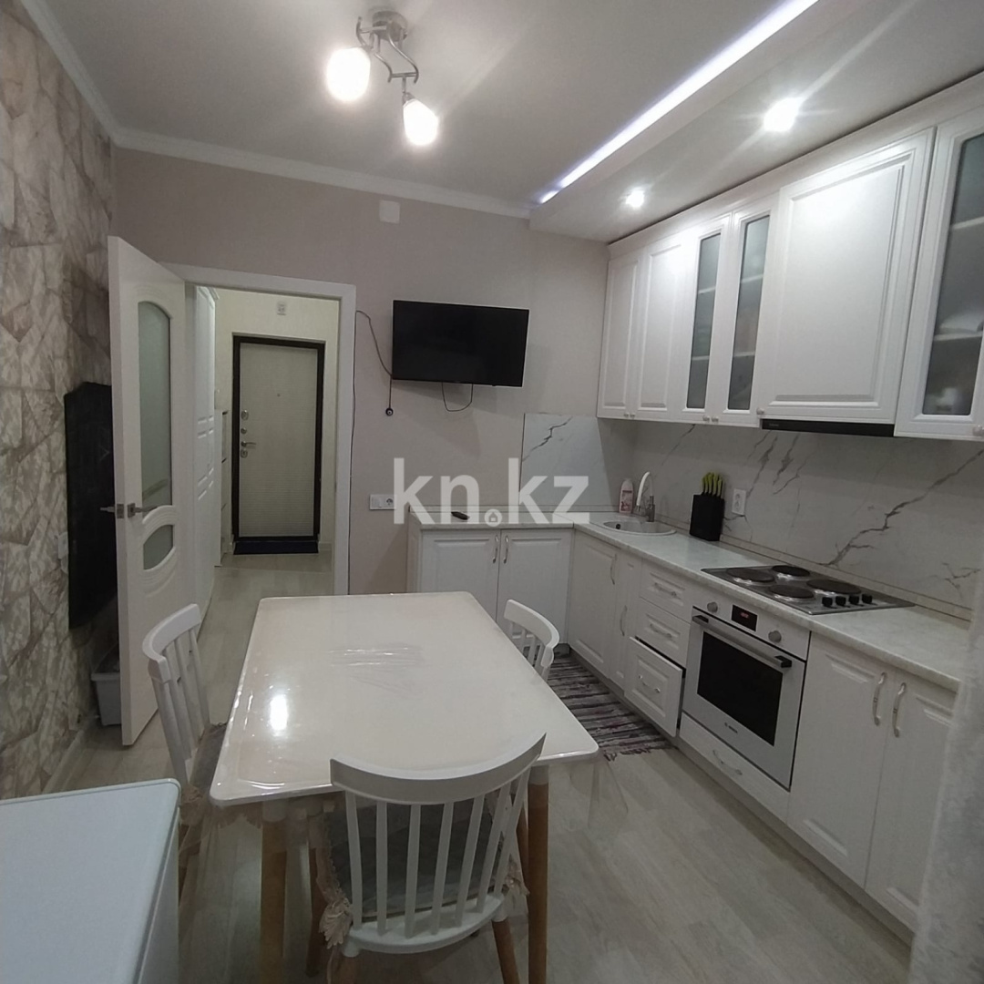 Аренда 1-комнатной квартиры, 40 м² в Астане