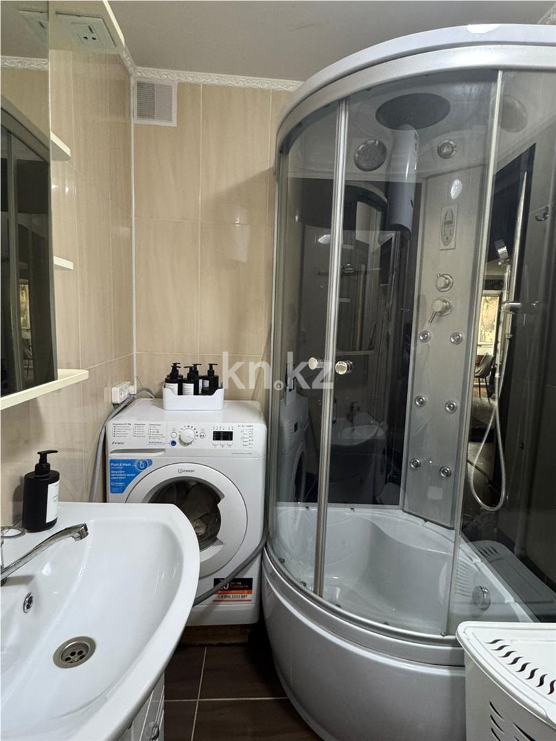 Продажа 3-комнатной квартиры, 62 м², ул. Алиханова, дом  36/2 в Караганде - фото 11