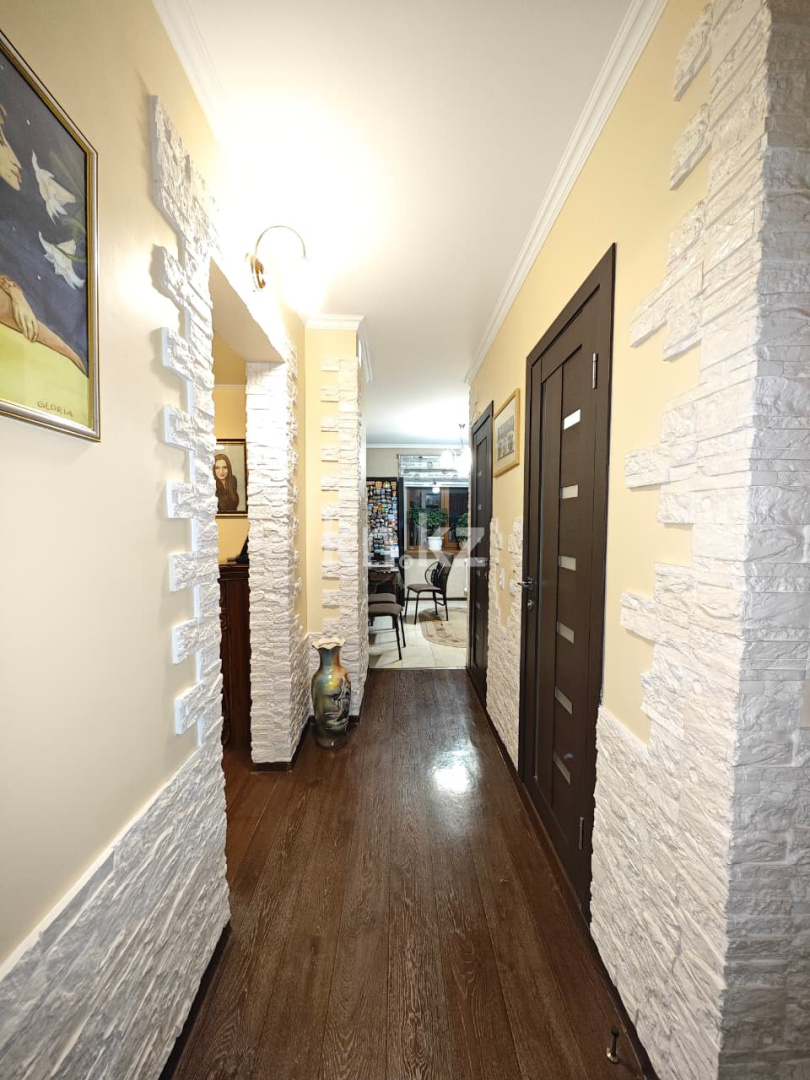 Продажа 4-комнатной квартиры, 85 м² в Караганде