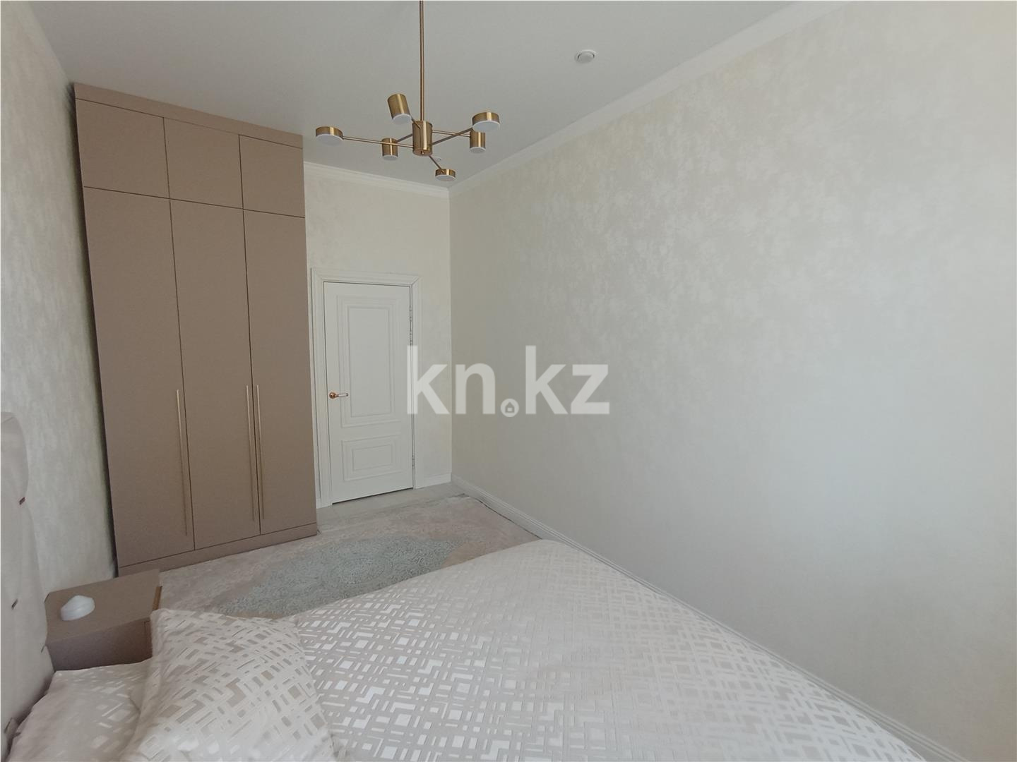 Продажа 3-комнатной квартиры, 84 м², ул. Муканова в Караганде - фото 4