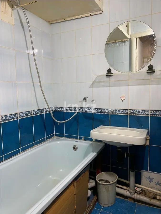 Продажа 4-комнатной квартиры, 60 м², пр. Республики, дом  28 в Караганде - фото 4