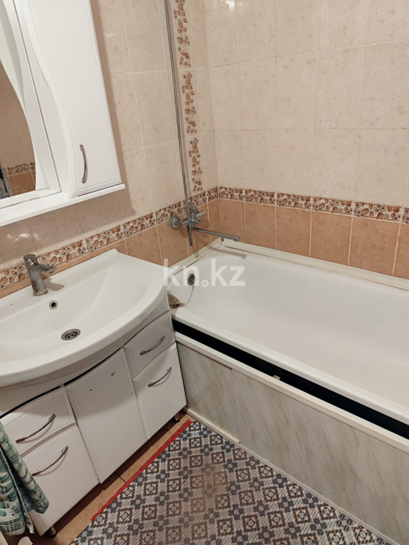 Продажа 3-комнатной квартиры, 72.8 м² в Уральске - фото 9