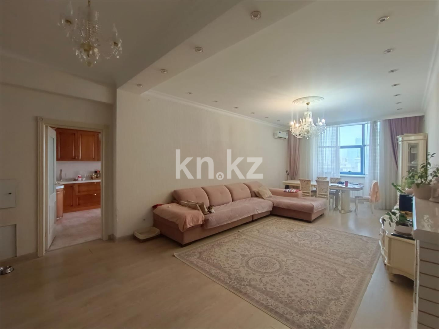 Продажа 4-комнатной квартиры, 147.4 м² в Астане - фото 2