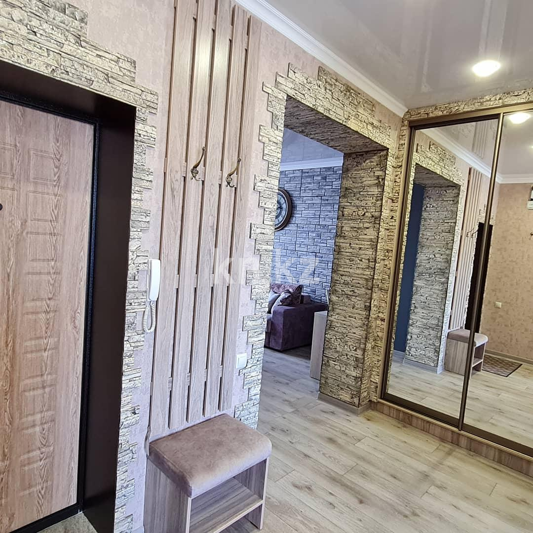 Аренда 2-комнатной квартиры посуточно, 56 м², ул. Чехова, дом  55 в Усть-Каменогорске - фото 4