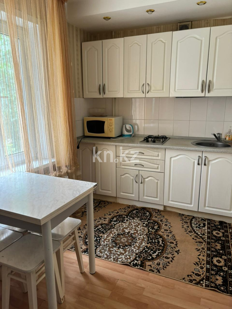 Аренда 1-комнатной квартиры посуточно, 30 м², ул. Отырар, дом  4 - Республики в Астане - фото 2
