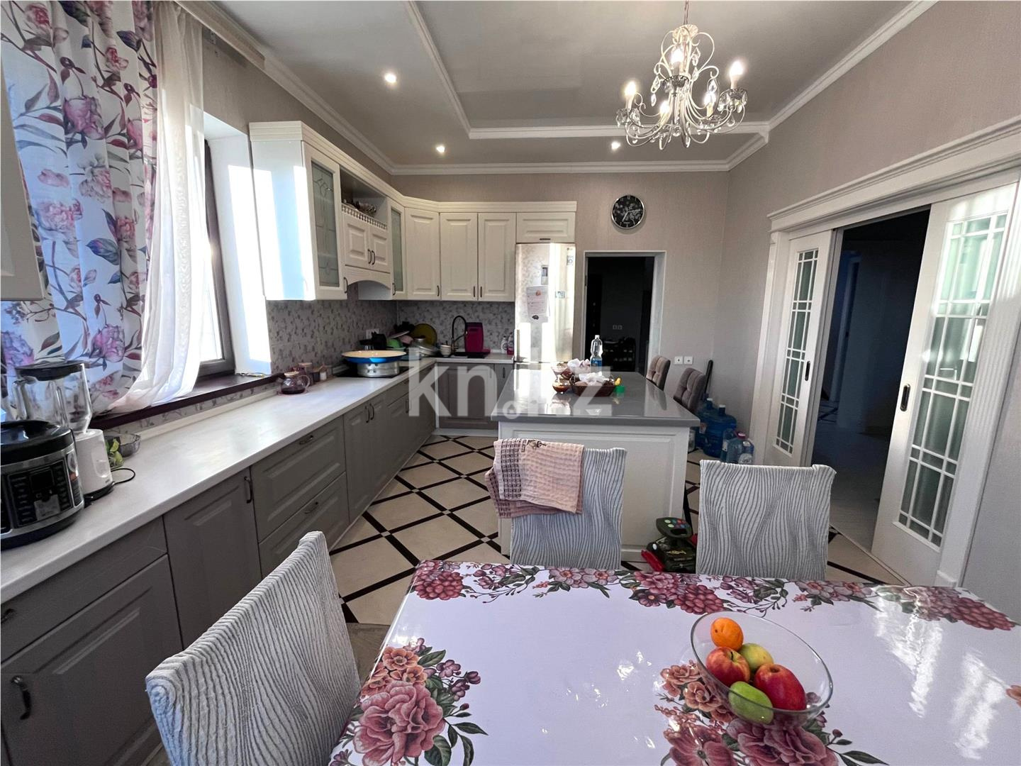 Продажа 5-комнатного дома, 283.2 м² в Караганде