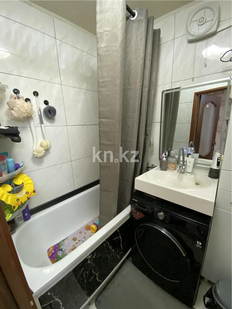 Продажа 3-комнатной квартиры, 52 м², 21 мкр. в Караганде - фото 9