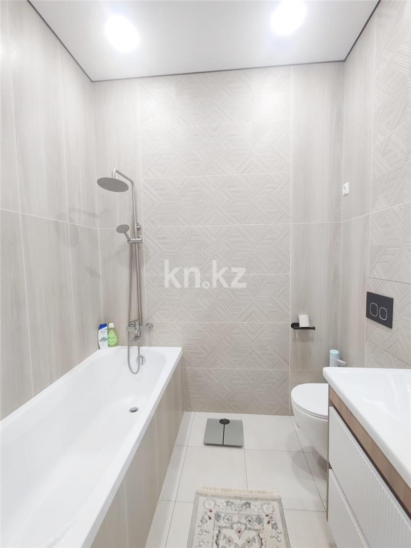 Продажа 3-комнатной квартиры, 93 м², 067 учетный квартал в Караганде - фото 12