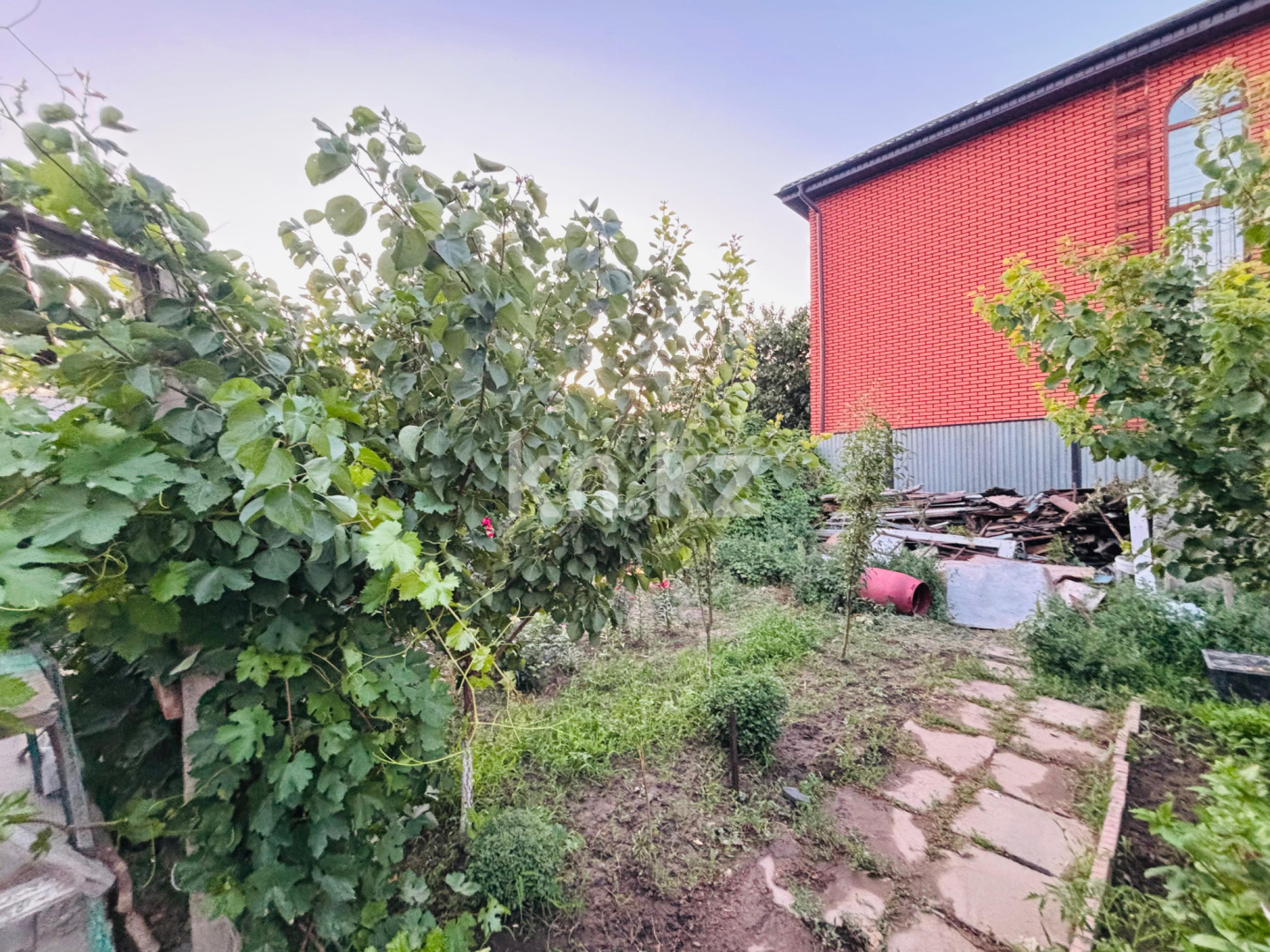 Продажа 4-комнатного дома, 90 м², Енликгуль в Алматы