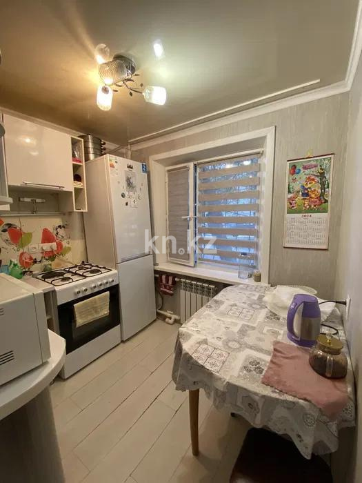 Продажа 2-комнатной квартиры, 45 м², 13 мкр., дом  13 в Караганде - фото 3