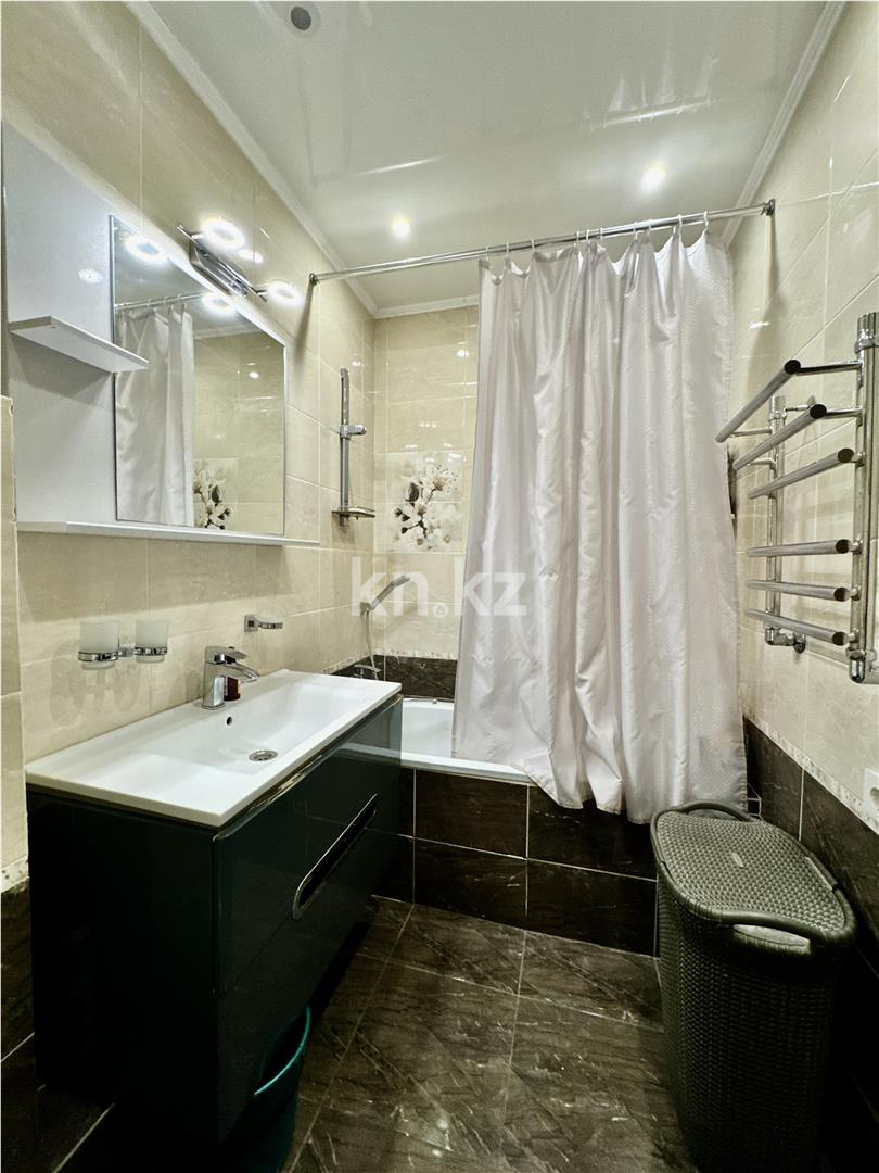 Продажа 4-комнатной квартиры, 93 м², ул. Аманжолова, дом  71 в Караганде - фото 29