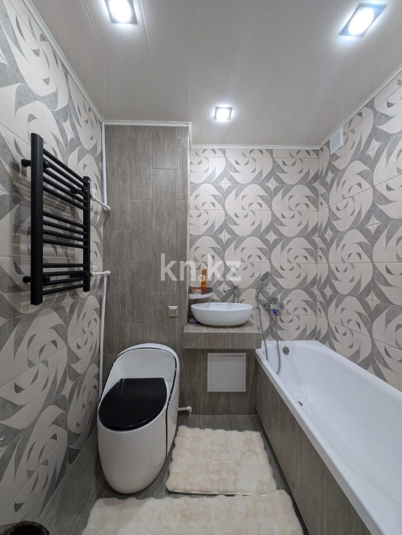 Продажа 3-комнатной квартиры, 63.3 м² в Уральске - фото 23