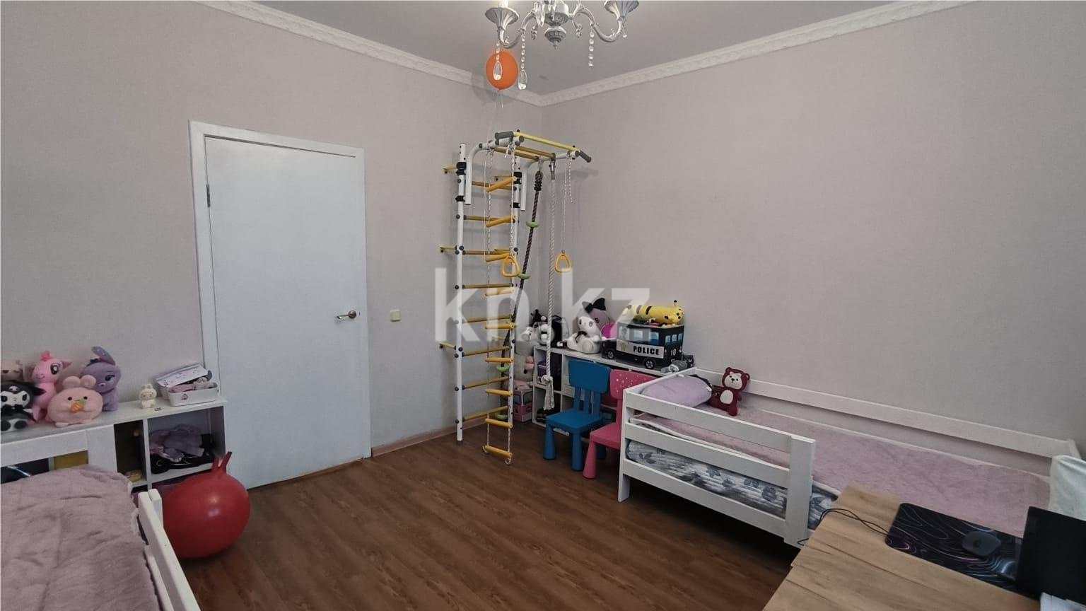 Продажа 3-комнатной квартиры, 81 м², ул. Сарыарка в Караганде - фото 9