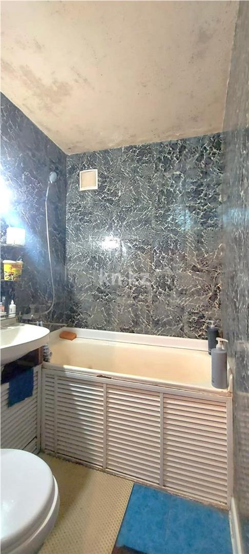 Продажа 3-комнатной квартиры, 59 м², пр. Назарбаева, дом  63 в Караганде - фото 8